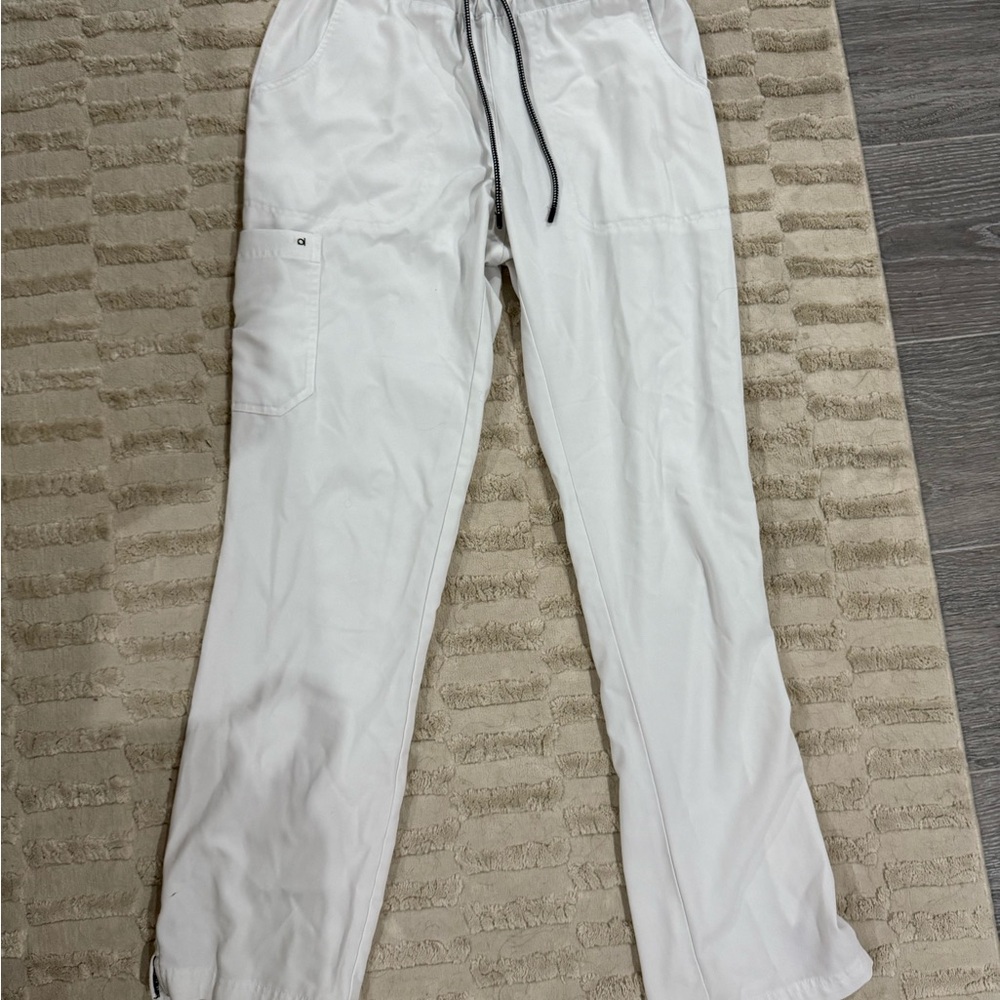 Koi women’s scrub pants in white